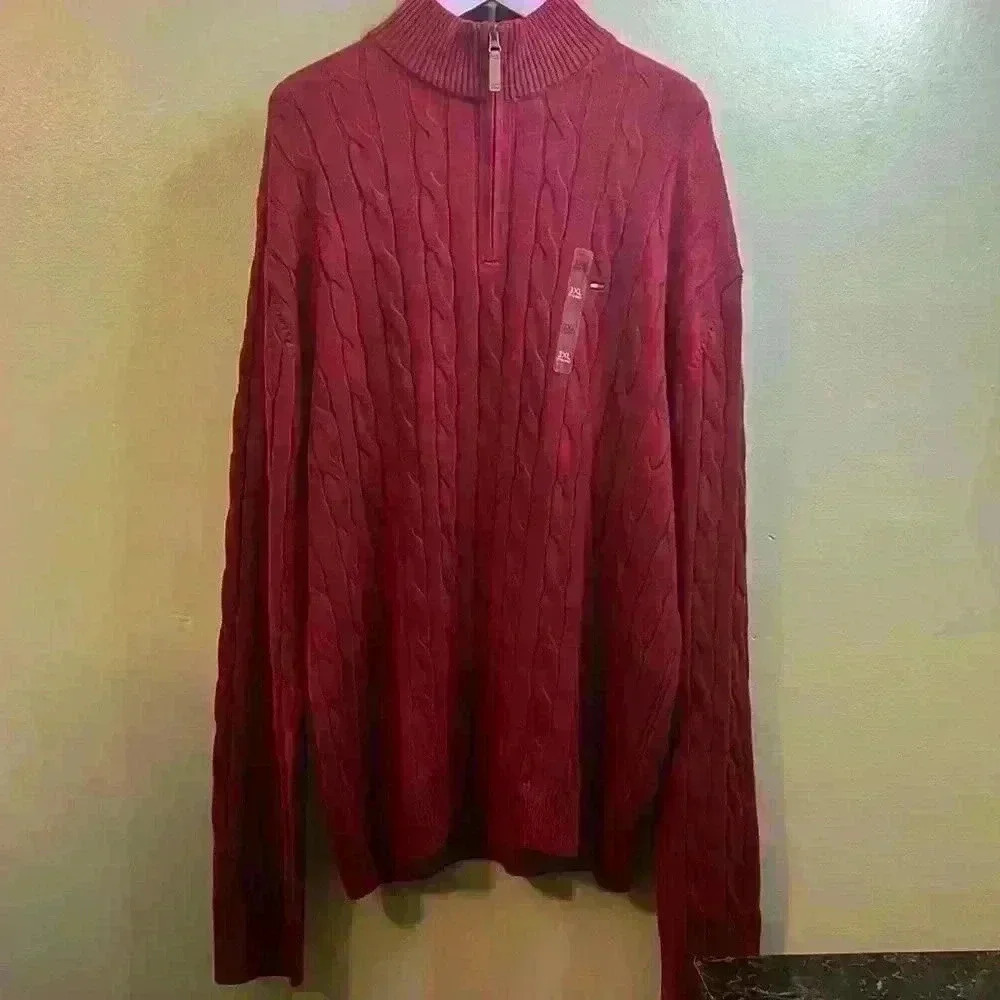 Tommy Hilfiger man sweater size 3 XL.